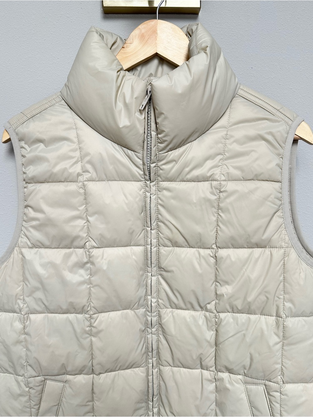 GAP Light Beige Quilted Puffer Vest